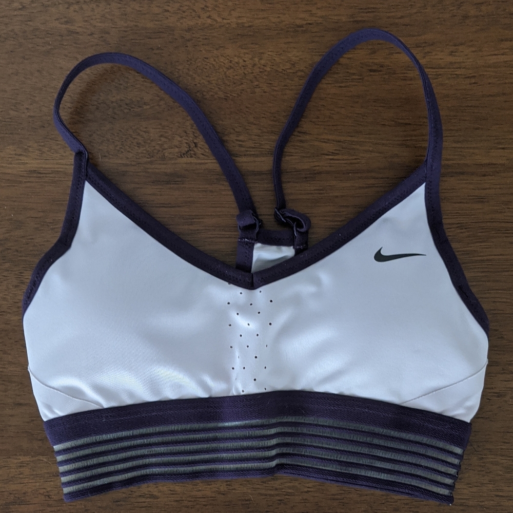 Nike Indy Light Support Sports Bra